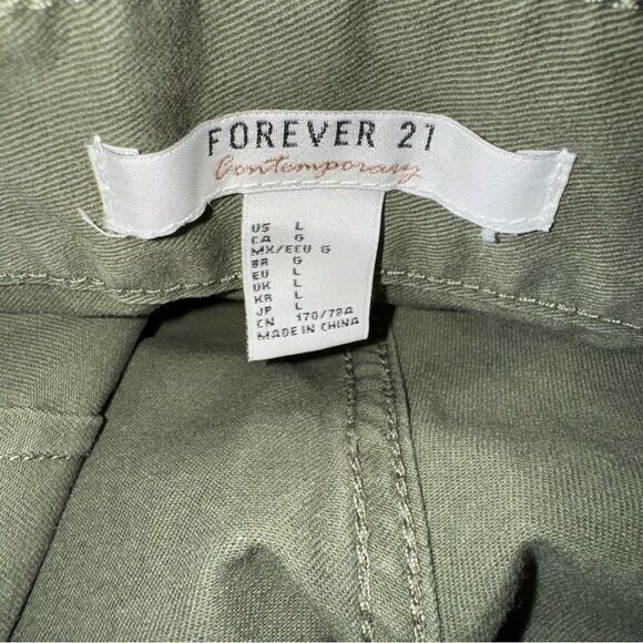 Forever 21 Solid Green High waisted Shorts 100% Cotton with Pockets Pleated L - Picture 8 of 12